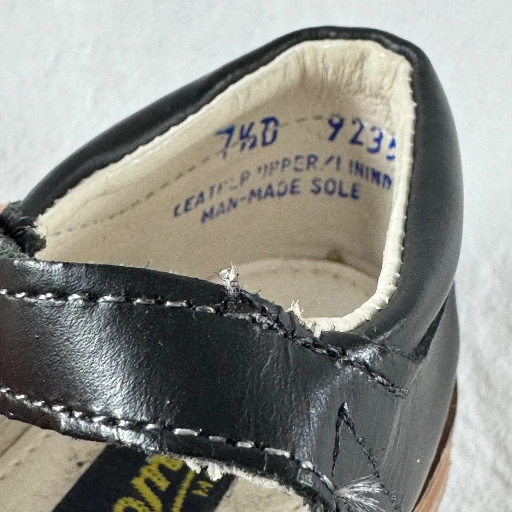 Amilio Girl's Size 7.5D‎ Black Leather Cutout Buckle Strap Mary Jane Shoes